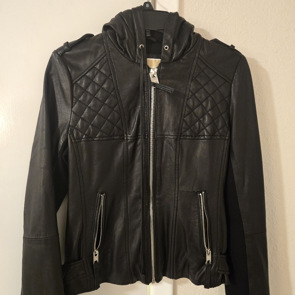 Stylish Black Quilted Women's Jacket